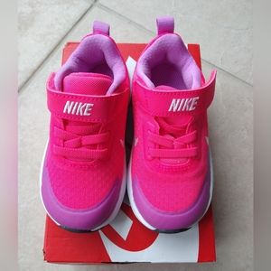 Kids Nike Wearallday Pink and Purple Size 6c - 24 months